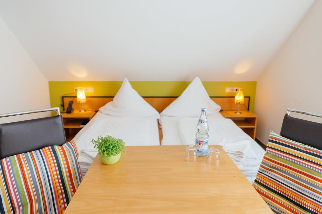Hotel Rhoenhof Hünfeld Extérieur photo